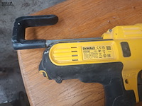 Lot 108 - dewalt accu siliconepomp - afbeelding 2 van  3