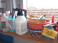 Lot 108 - diversen. inhoud legplank - afbeelding 1 van  6