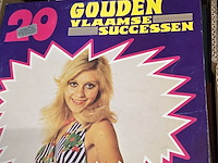 Lot 108 - doos lp's en singles - afbeelding 1 van  3