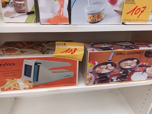 Lot 108 - frietsnijder en gourmetset - afbeelding 1 van  3