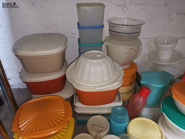 Lot 108 - groot lot tupperware. 67 stuks - afbeelding 2 van  6