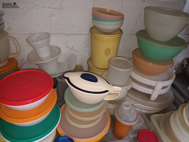 Lot 108 - groot lot tupperware. 67 stuks - afbeelding 4 van  6