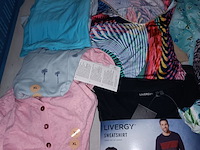 Lot 108 - kledij en dekens. 17 stuks - afbeelding 4 van  4