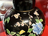 Lot 108 - koppel vintage chinese porseleinen gemberpotten - afbeelding 3 van  4