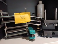Lot 108 - materiaal voor gsm reparatie - afbeelding 1 van  3