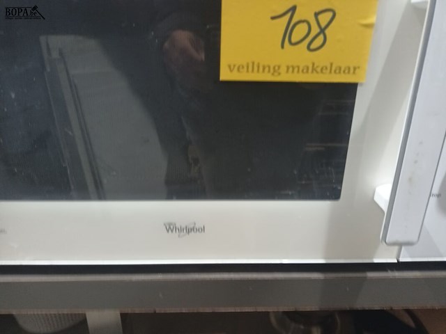Lot 108 - microgolfoven whirlpool - afbeelding 2 van  3