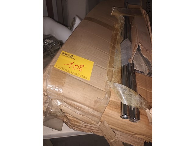 Lot 108 - onderdelen voor poppen en statieven - afbeelding 3 van  3