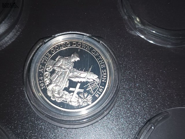 Lot 108 - oorlogskranten en herdenkingsmunt - afbeelding 3 van  5