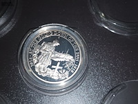 Lot 108 - oorlogskranten en herdenkingsmunt - afbeelding 3 van  5