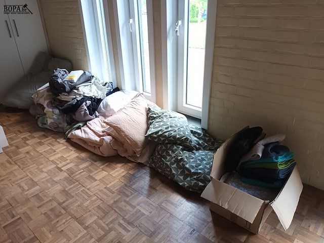 Lot 108 - showroom linnen en dekens - afbeelding 2 van  6