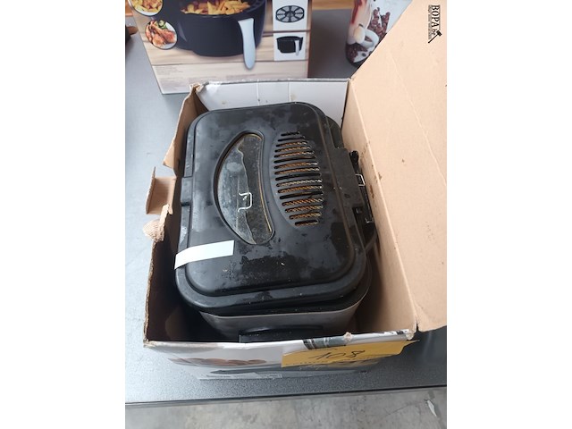 Lot 108 - snijmachine en friteuse - afbeelding 2 van  3