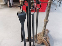 Lot 108 - tafelonderstel en haardstel - afbeelding 3 van  3