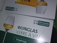 Lot 108 - wijnglas in doos. 8 stuks - afbeelding 1 van  2