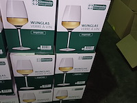 Lot 108 - wijnglas in doos. 8 stuks - afbeelding 2 van  2