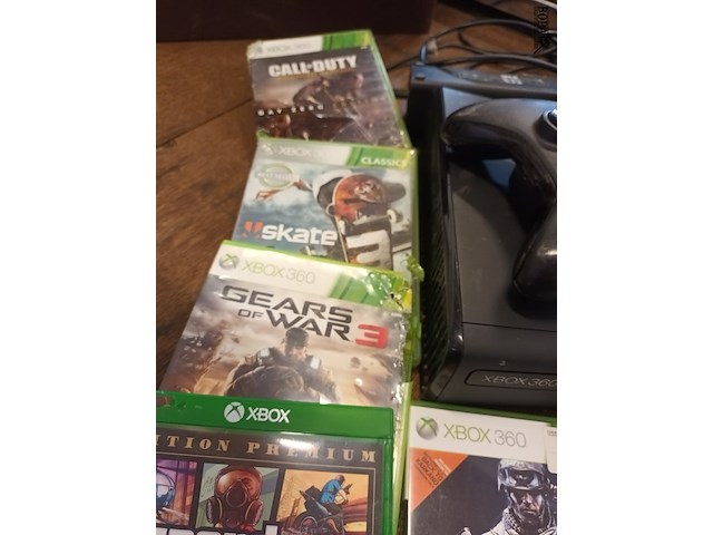 Lot 108 - x-box 360 + 7 spelletjes - afbeelding 3 van  7