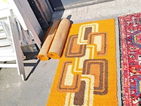 Lot 109 - diverse vintage tapijten oa. samira - afbeelding 2 van  4