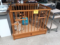 Lot 109 - kibofa baby box in hout - afbeelding 1 van  3