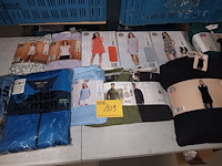 Lot 109 - kledij dames en heren. 14 stuks - afbeelding 1 van  6