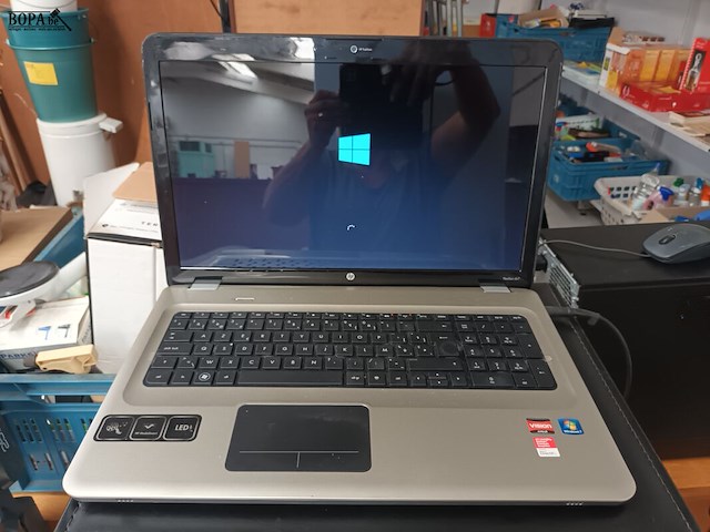 Lot 109 - koffertje en hp laptop - afbeelding 1 van  5