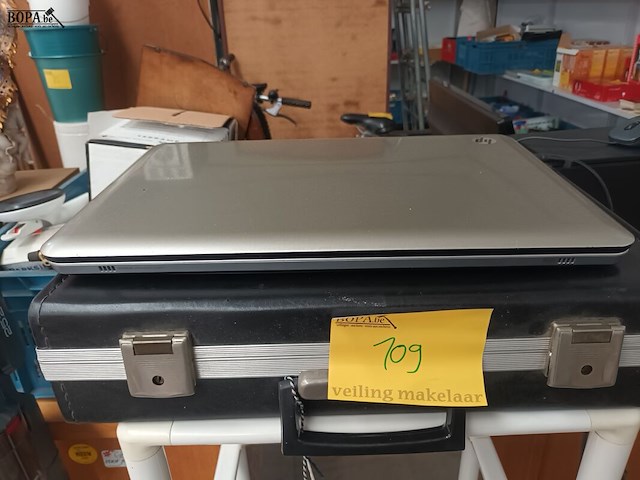 Lot 109 - koffertje en hp laptop - afbeelding 3 van  5