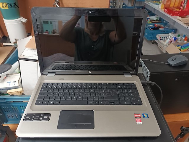 Lot 109 - koffertje en hp laptop - afbeelding 4 van  5