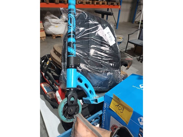 Lot 109 - lot speelgoed - afbeelding 6 van  7