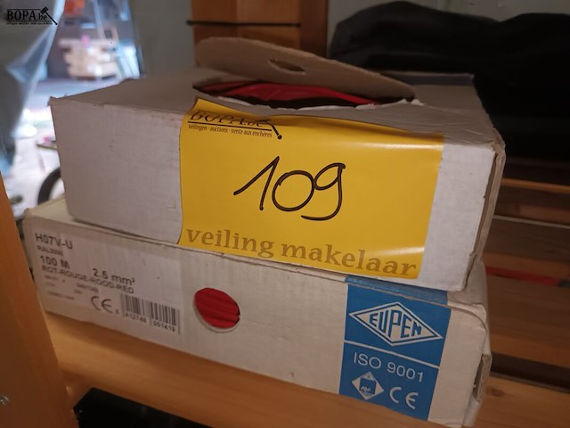 Lot 109 - restrol installatiedraad. 2 stuks - afbeelding 1 van  3