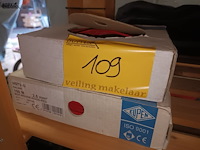 Lot 109 - restrol installatiedraad. 2 stuks - afbeelding 1 van  3