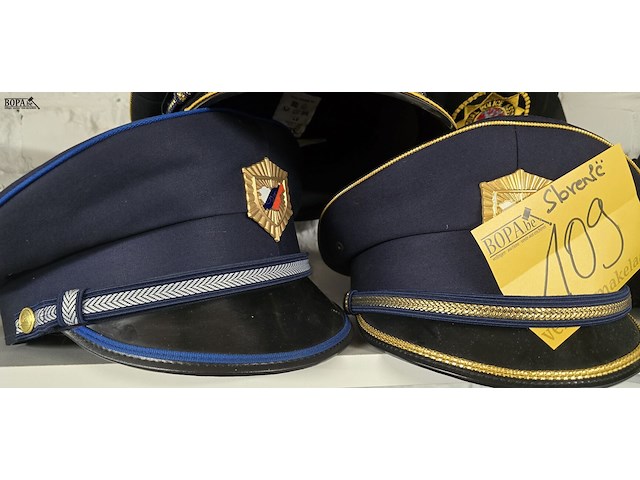 Lot 109 - slovenië 3 kepies + 1 pet - afbeelding 2 van  4