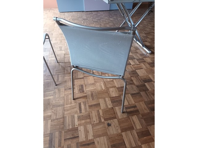 Lot 109 - stoelen. 4 stuks - afbeelding 3 van  4