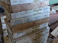 Lot 109 - tegels. 76 stuks - afbeelding 2 van  2