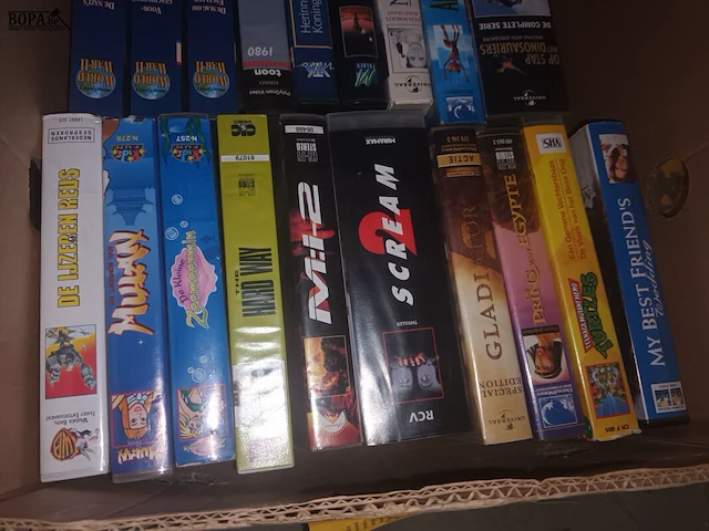 Lot 109 - video cassettes. 19 stuks - afbeelding 3 van  3