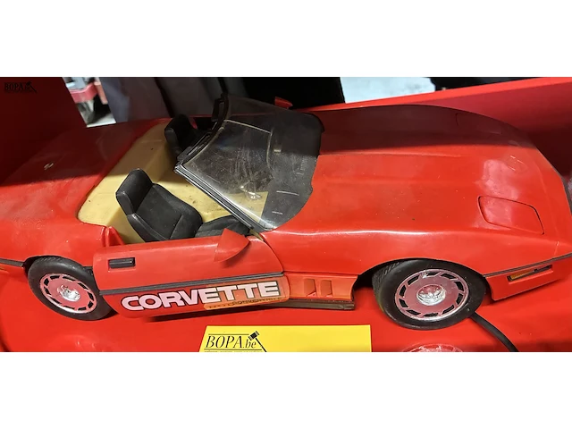 Lot 109 - vintage rode chevrolet c4 radiografische bestuurbare auto - afbeelding 3 van  4