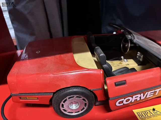 Lot 109 - vintage rode chevrolet c4 radiografische bestuurbare auto - afbeelding 4 van  4