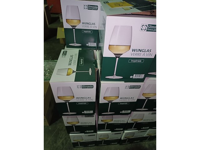 Lot 109 - wijnglas in doos. 7 dozen - afbeelding 2 van  2