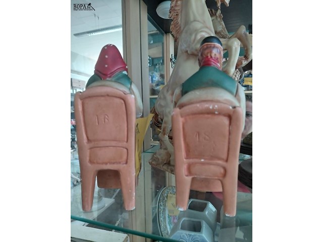 Lot 11 - beelden pottery flamande - afbeelding 2 van  2