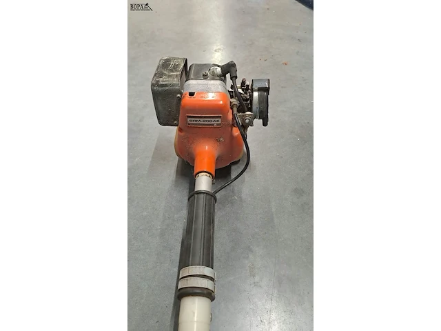 Lot 11 - benzine aangedreven bosmaaier echo oranje - afbeelding 2 van  4