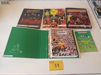 Lot 11 - boeken voetbal en panini. 5 stuks