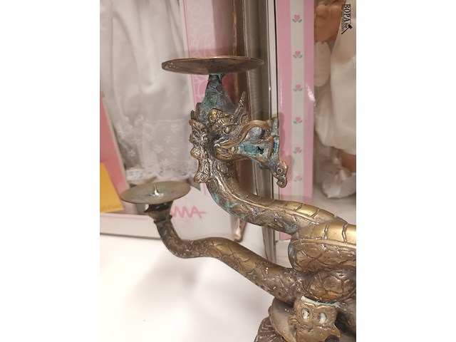 Lot 11 - bronzen drakenkandelaar - afbeelding 2 van  4