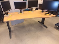 Lot 11 - bureautafel