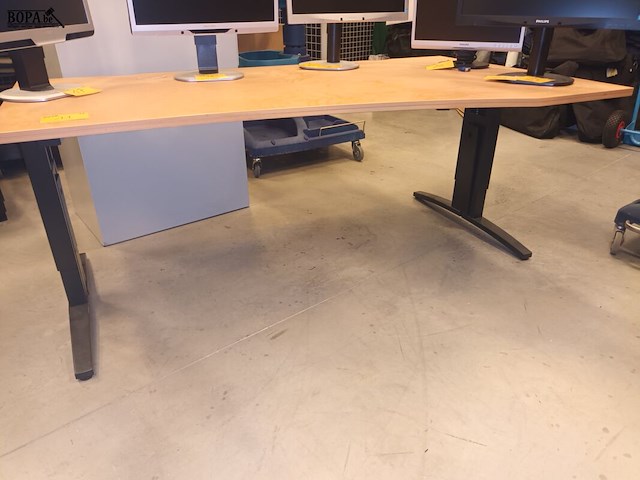 Lot 11 - bureautafel - afbeelding 2 van  2