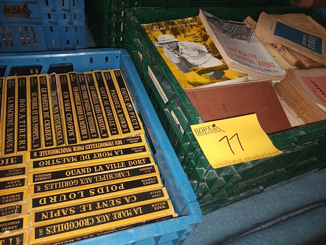 Lot 11 - franstalige boeken. 2 bakken - afbeelding 1 van  3