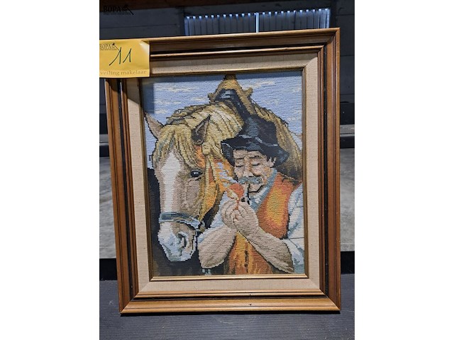 Lot 11 - geborduurd schilderij - boer en paard - afbeelding 1 van  1