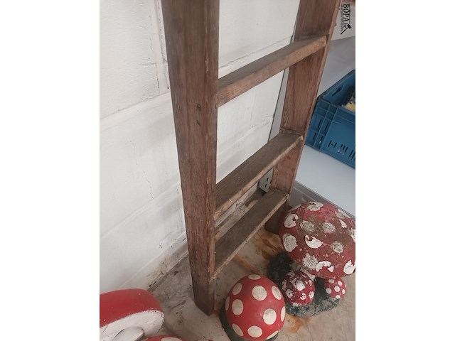Lot 11 - houten ladder - afbeelding 2 van  2