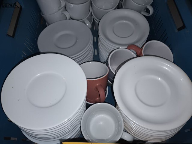 Lot 11 - koffietassen en bordjes - afbeelding 3 van  3