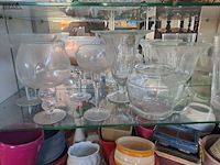 Lot 11 - lot glazen vazen op voet - afbeelding 4 van  4