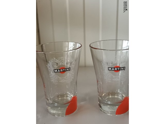 Lot 11 - martini glazen. 4 stuks - afbeelding 2 van  3