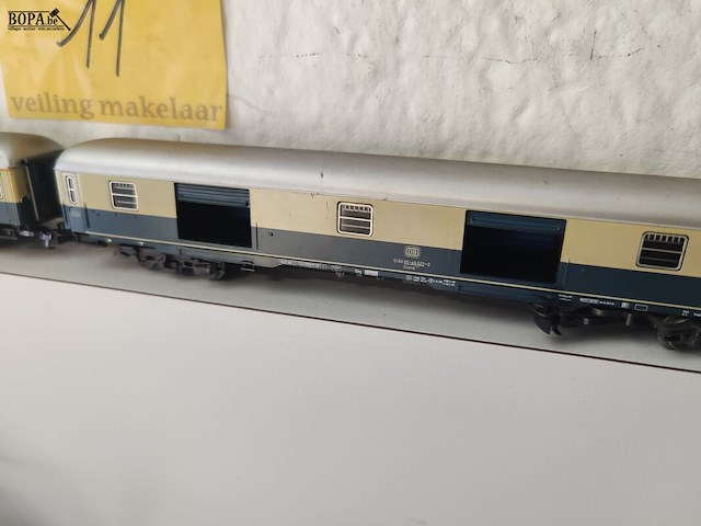 Lot 11 - model treinwagons - 2 stuks - afbeelding 4 van  5