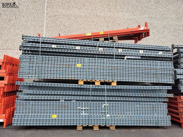 Lot 11 - palletstelling met 14 staanders - afbeelding 1 van  4