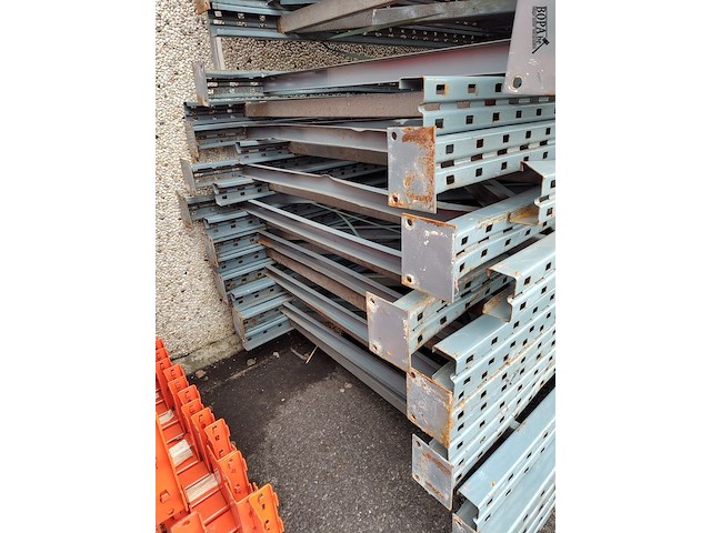 Lot 11 - palletstelling met 14 staanders - afbeelding 2 van  4